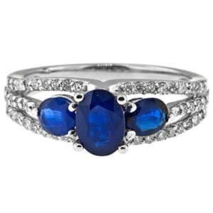 Dia/color 3 stones Ring