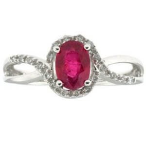Diamond/ruby Oval Center Ringn